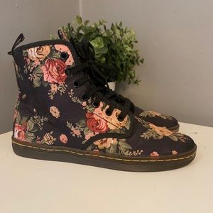 🥾DR. MARTENS SHOREDITCH FLORAL BOOTS🥾